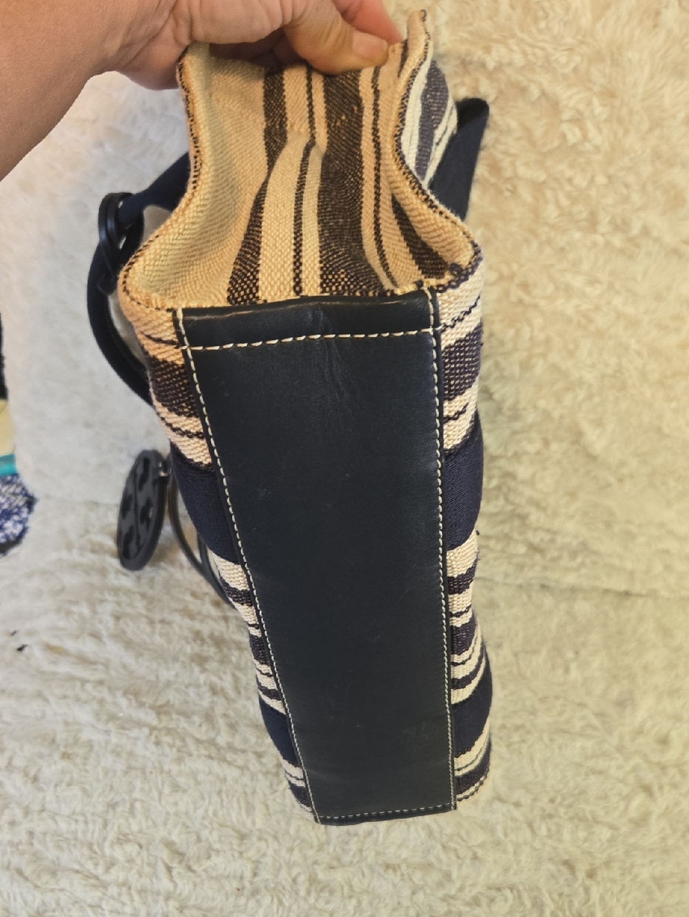 Tory Burch Blue & Cream Striped Crossbody Tote With Large Tory Emblem EUC - Picture 5 of 9